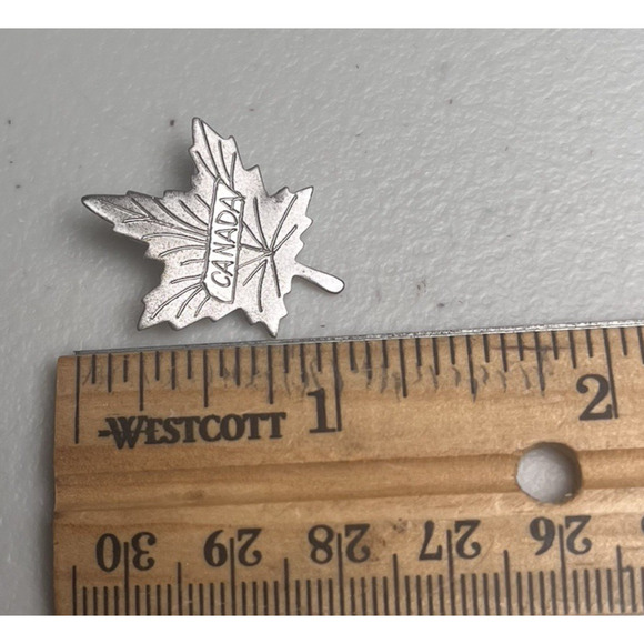 925 Sterling Silver Canada Maple Leaf Brooch Pin Nature Jewel Vintage 1" - Picture 6 of 6